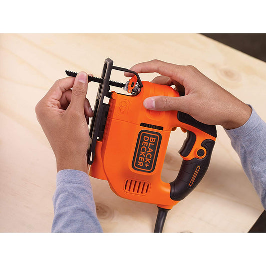 Black & Decker Compact Jigsaw With Blade 520W